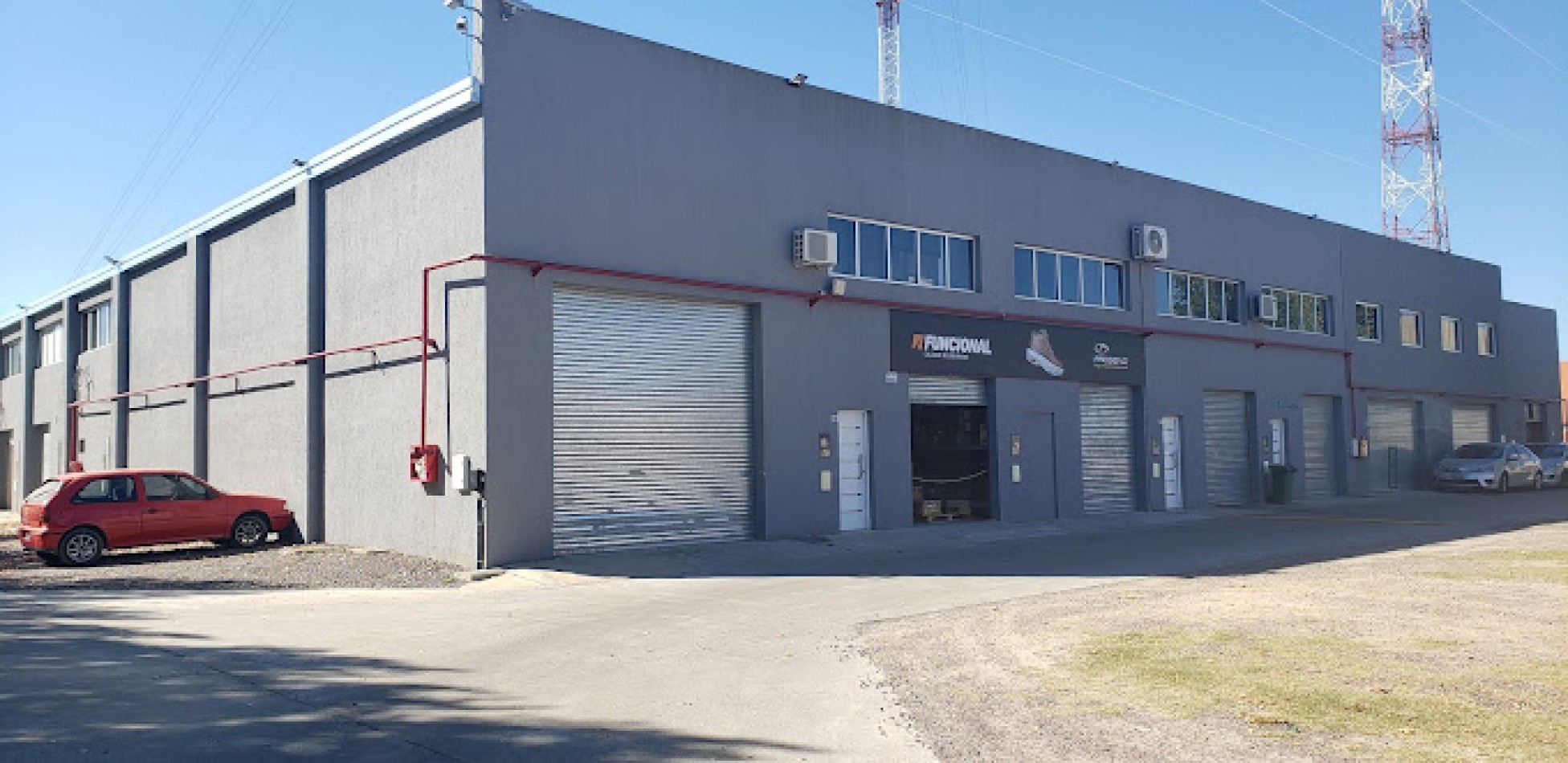Galpon dentro de predio de 180 m2 en el centro de Parque Industrial de Pilar