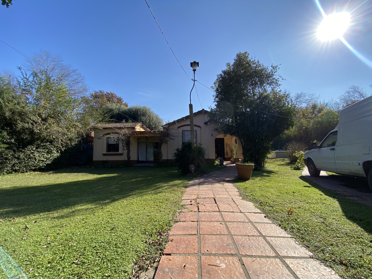 CASA 5 AMBIENTES C/ PISCINA PARRILLA Y QUINCHO PROXIMO A ACCESO PRINCIPAL R8 , LA LONJA ,PILAR BARRIO ABIERTO CON VIGILANCIA ROBLES DEL MONARCA - 