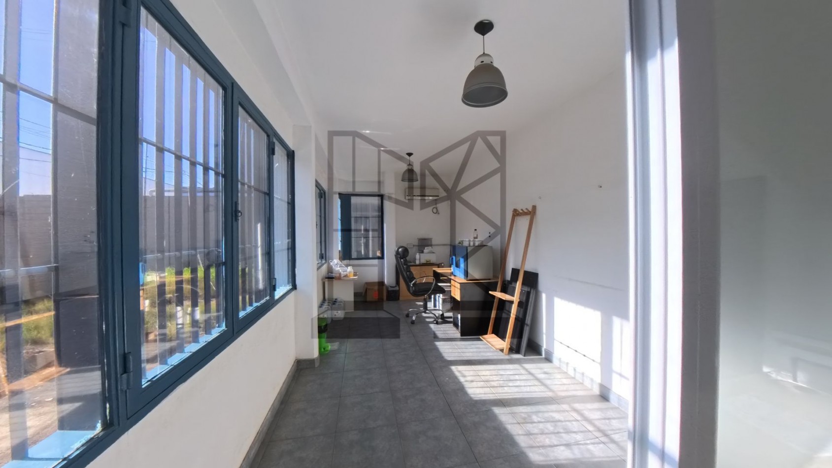 Galpon de 1000 m2 en el Triangulo - Malvinas - Zona Industrial, sin columnas muy buen estado a 200 metros del ramal