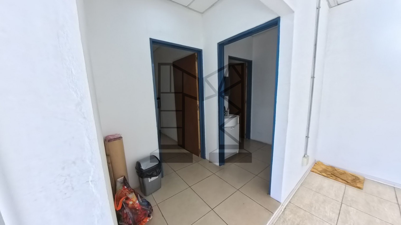 Galpon de 1000 m2 en el Triangulo - Malvinas - Zona Industrial, sin columnas muy buen estado a 200 metros del ramal