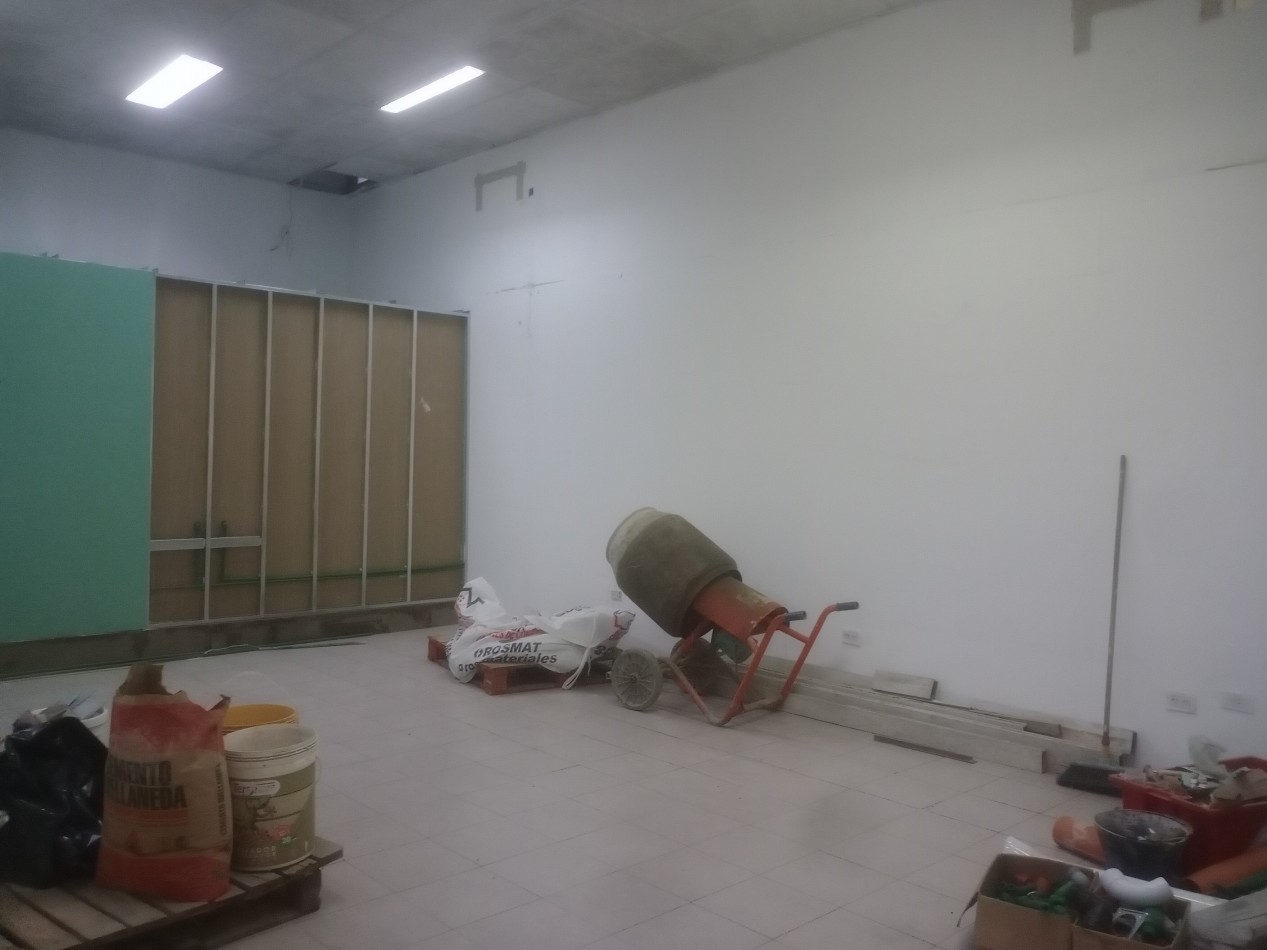 Galpon de 2600 m2 dentro de predio Industrial con seguridad
