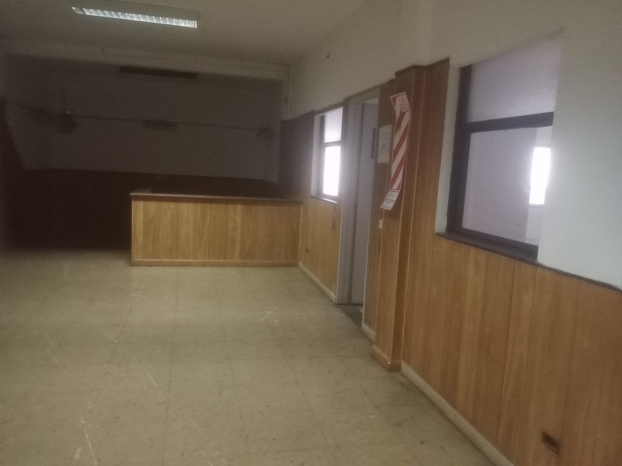 Galpon de 2600 m2 dentro de predio Industrial con seguridad