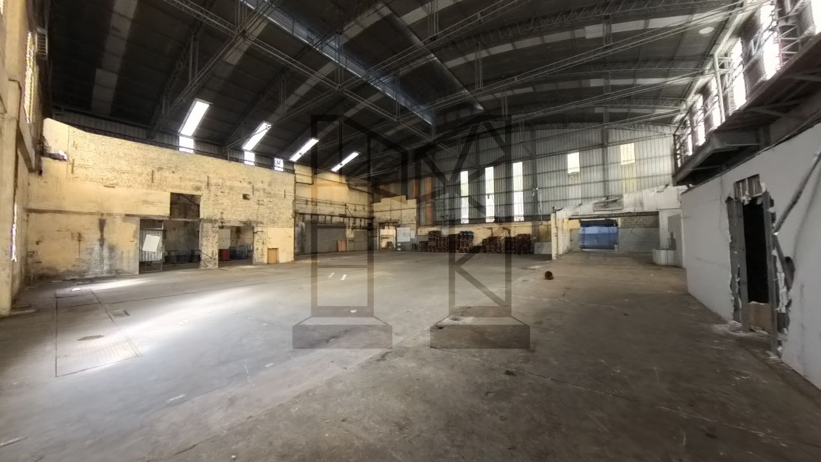 Galpon de 1600 m2 en Villa Lynch - San MArtin - Zona Industrial