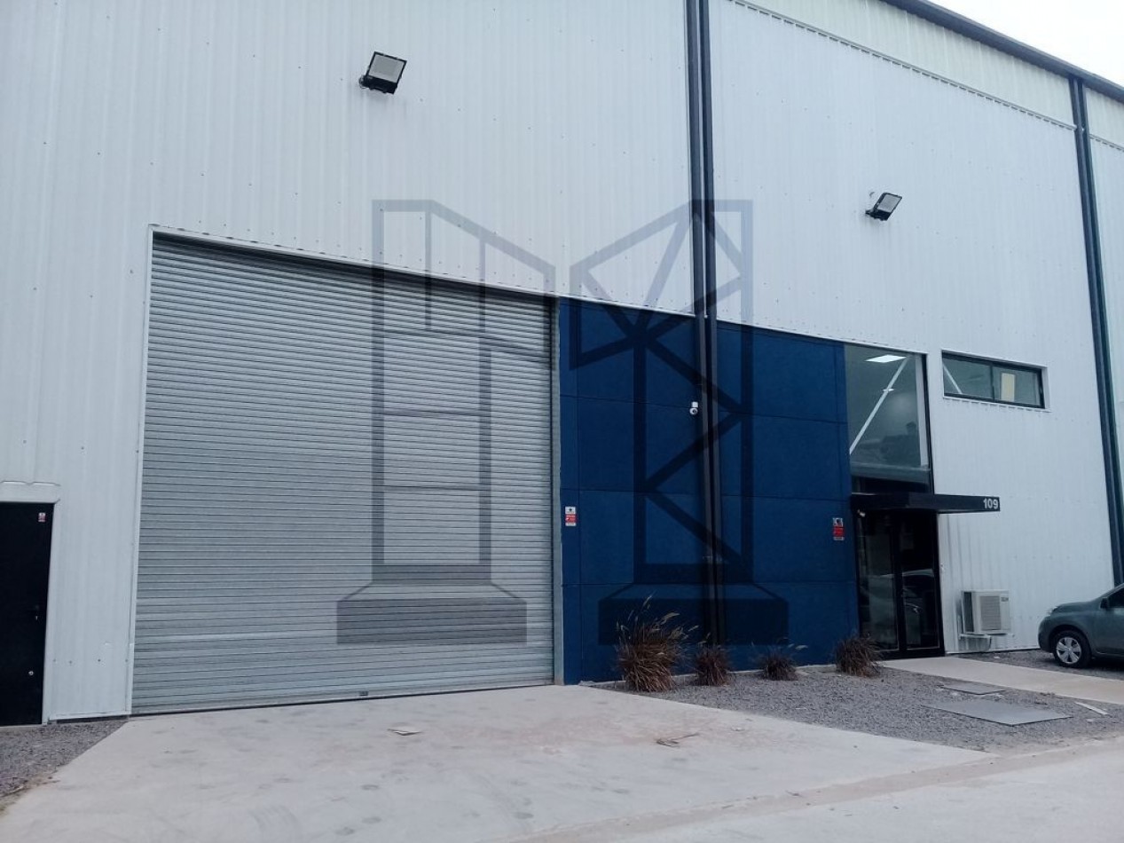 Galpon de 570 m2 dentro de predio con seguridad financiado - Venta en Pozo!