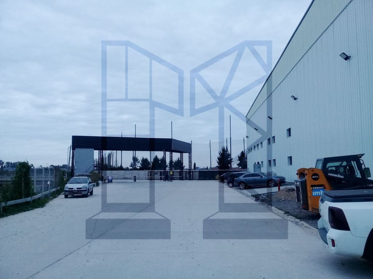 Galpon de 570 m2 dentro de predio con seguridad financiado - Venta en Pozo!