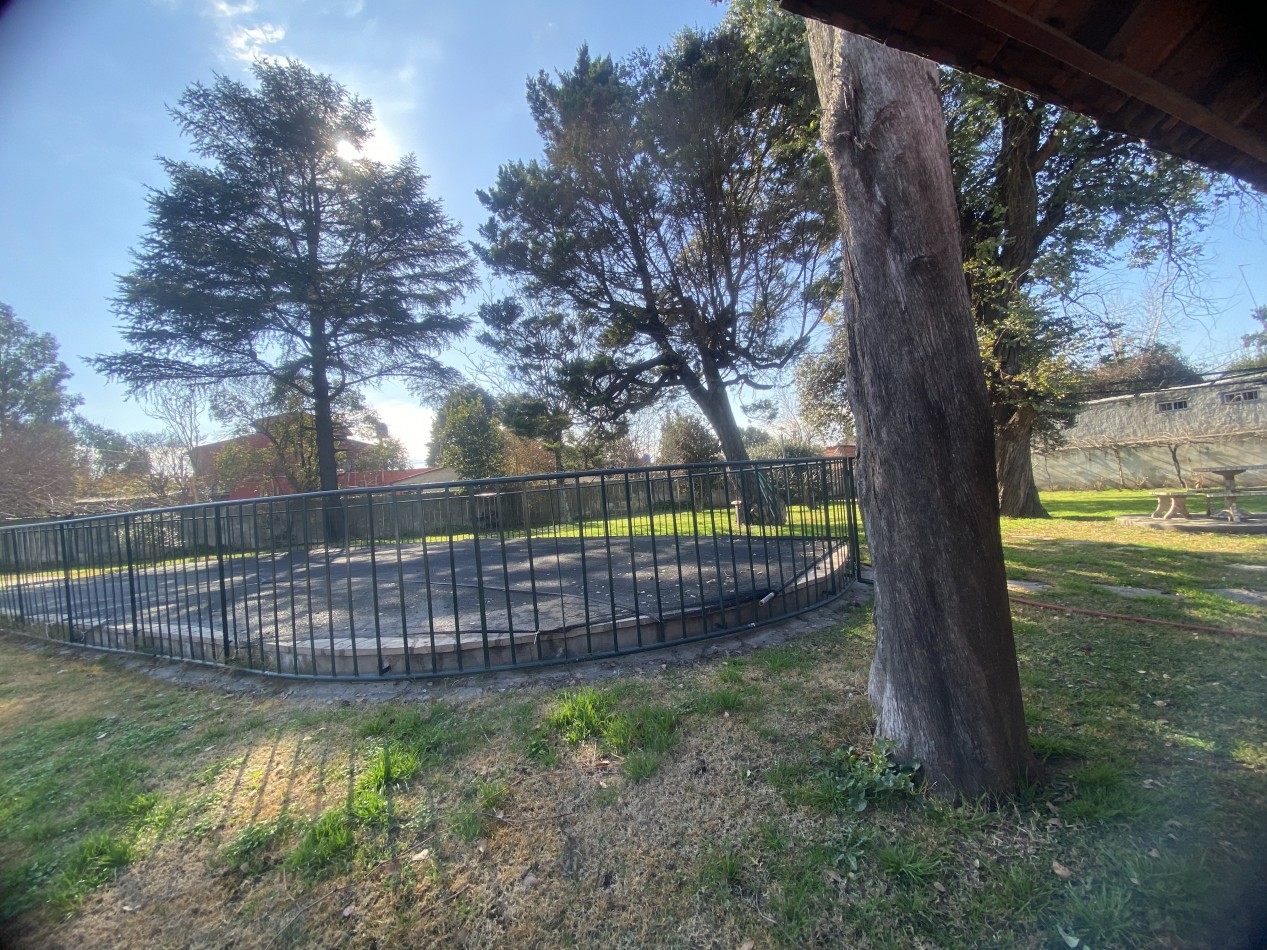 Casa Quinta 5 Ambientes con Piscina  sobre 3 Lotes - Oportunidad Permuta - Consulte Financiacion y opciones de venta  - Apto Credito - 