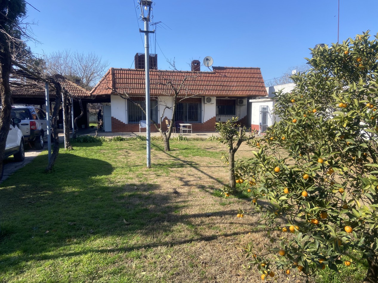Casa Quinta 5 Ambientes con Piscina  sobre 3 Lotes - Oportunidad Permuta - Consulte Financiacion y opciones de venta  - Apto Credito - 