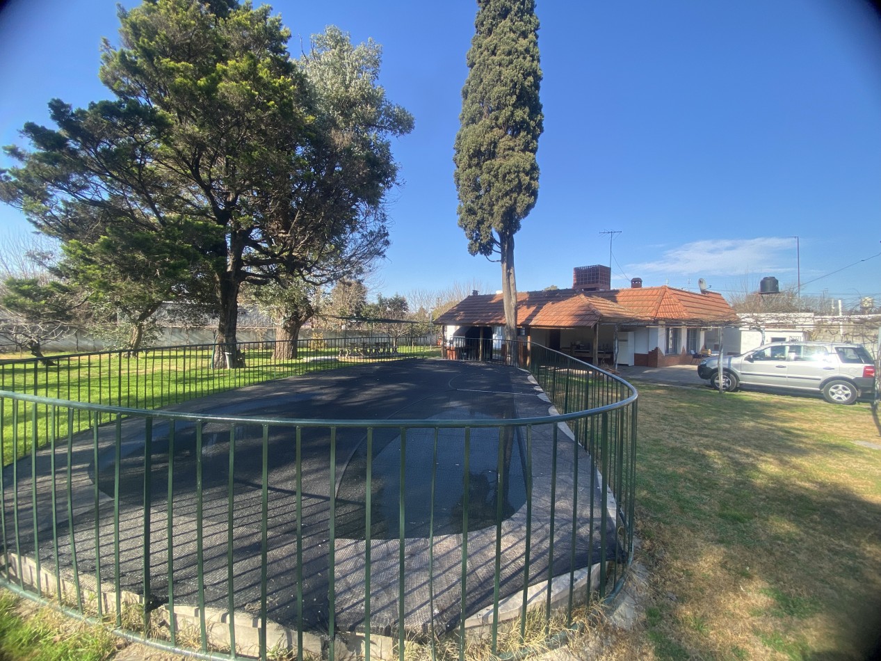 Casa Quinta 5 Ambientes con Piscina  sobre 3 Lotes - Oportunidad Permuta - Consulte Financiacion y opciones de venta  - Apto Credito - 