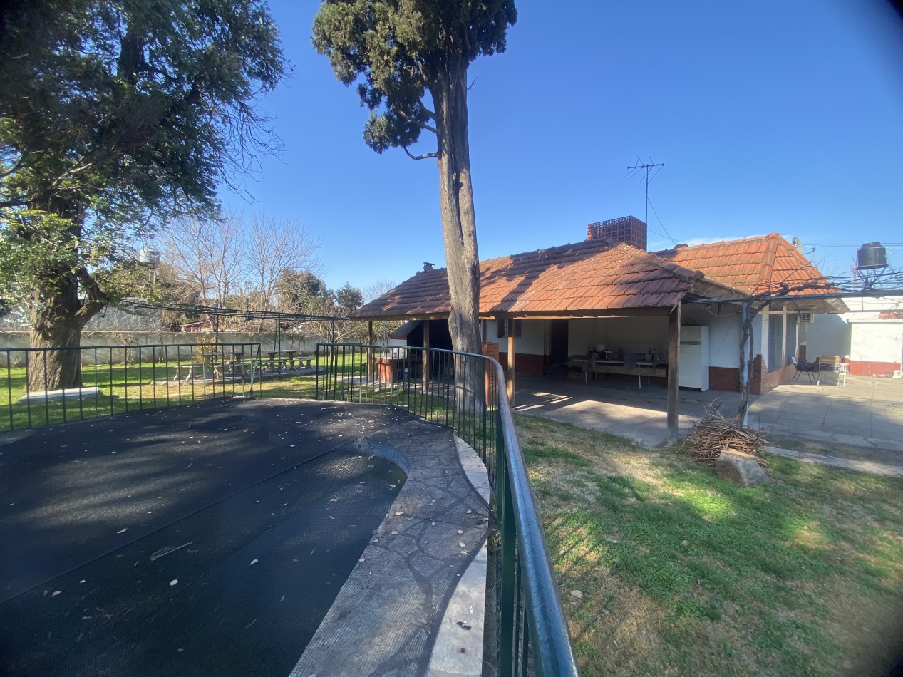 Casa Quinta 5 Ambientes con Piscina  sobre 3 Lotes - Oportunidad Permuta - Consulte Financiacion y opciones de venta  - Apto Credito - 