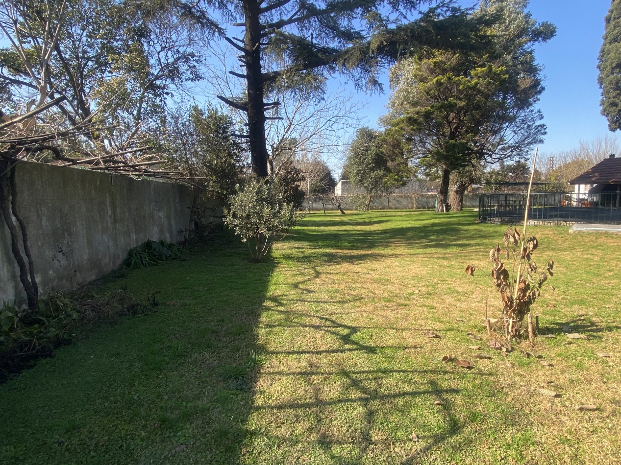 Casa Quinta 5 Ambientes con Piscina  sobre 3 Lotes - Oportunidad Permuta - Consulte Financiacion y opciones de venta  - Apto Credito - 