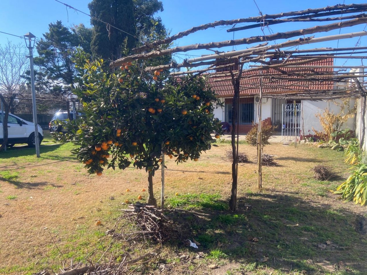 Casa Quinta 5 Ambientes con Piscina  sobre 3 Lotes - Oportunidad Permuta - Consulte Financiacion y opciones de venta  - Apto Credito - 