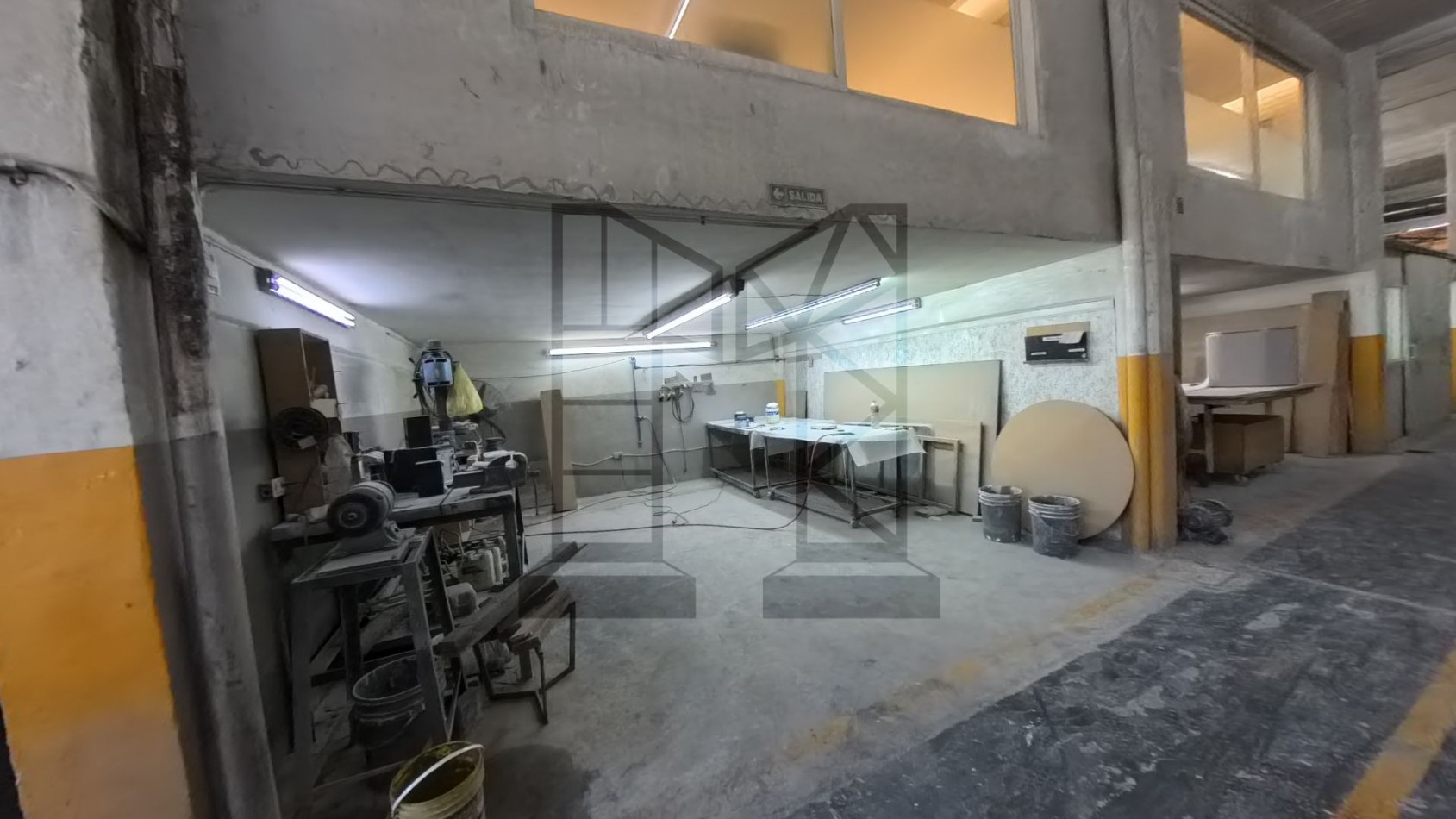 Galpon de 900 m2 sobre Colectora Ramal Tigre - San Fernando
