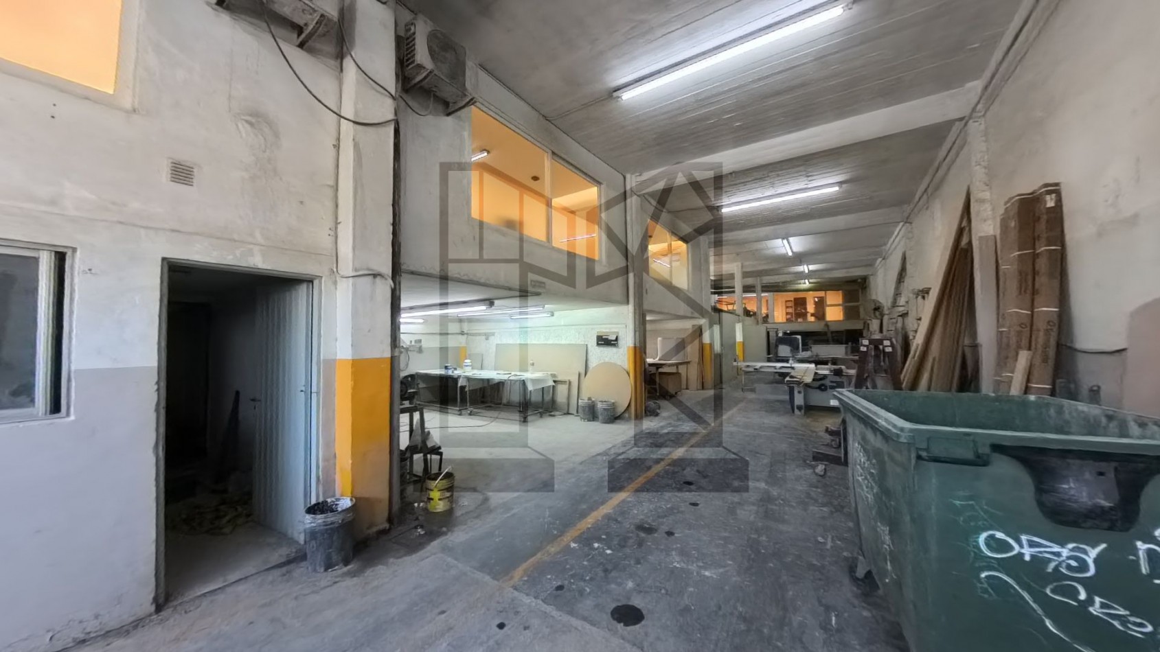 Galpon de 900 m2 sobre Colectora Ramal Tigre - San Fernando