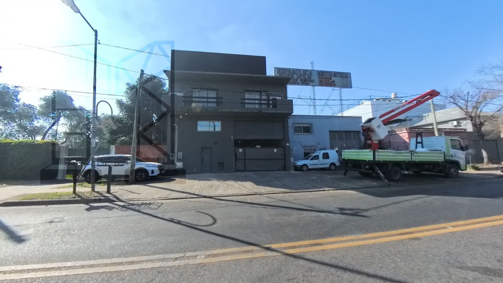 Galpon de 900 m2 sobre Colectora Ramal Tigre - San Fernando