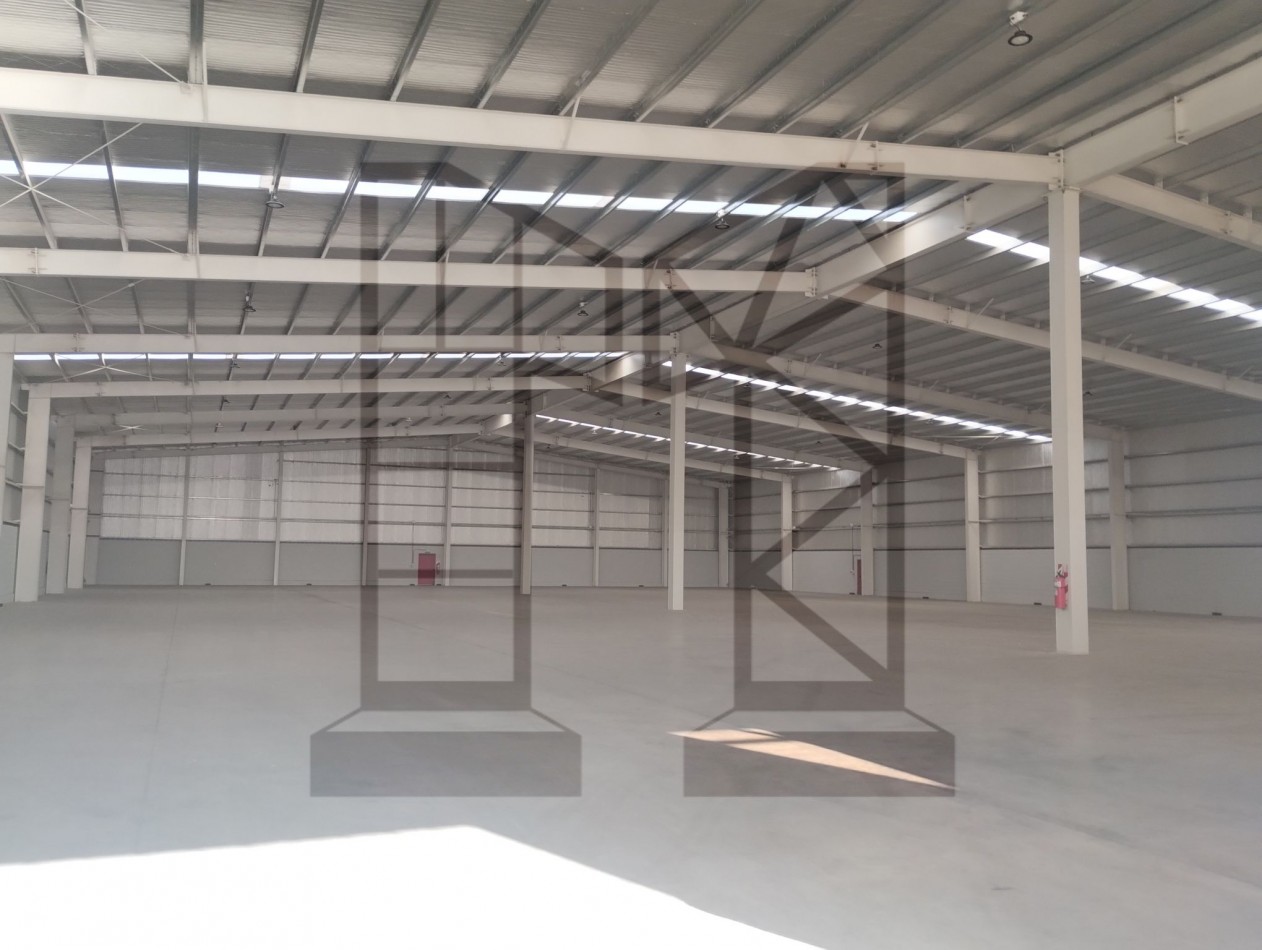 Galpon de 3000 m2 dentro de parque industrial en Moreno - Gran playa de Maniobras - Nuevo!!