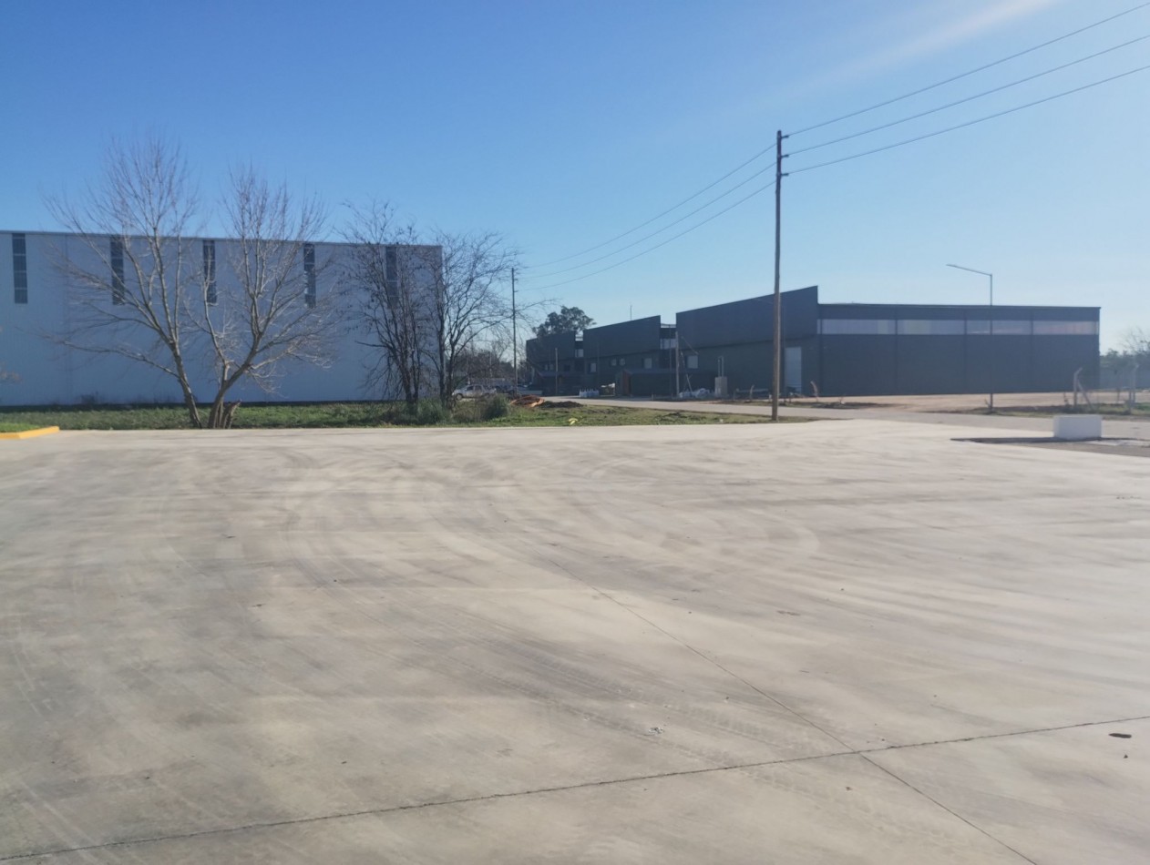 Galpon de 3000 m2 dentro de parque industrial en Moreno - Gran playa de Maniobras - Nuevo!!