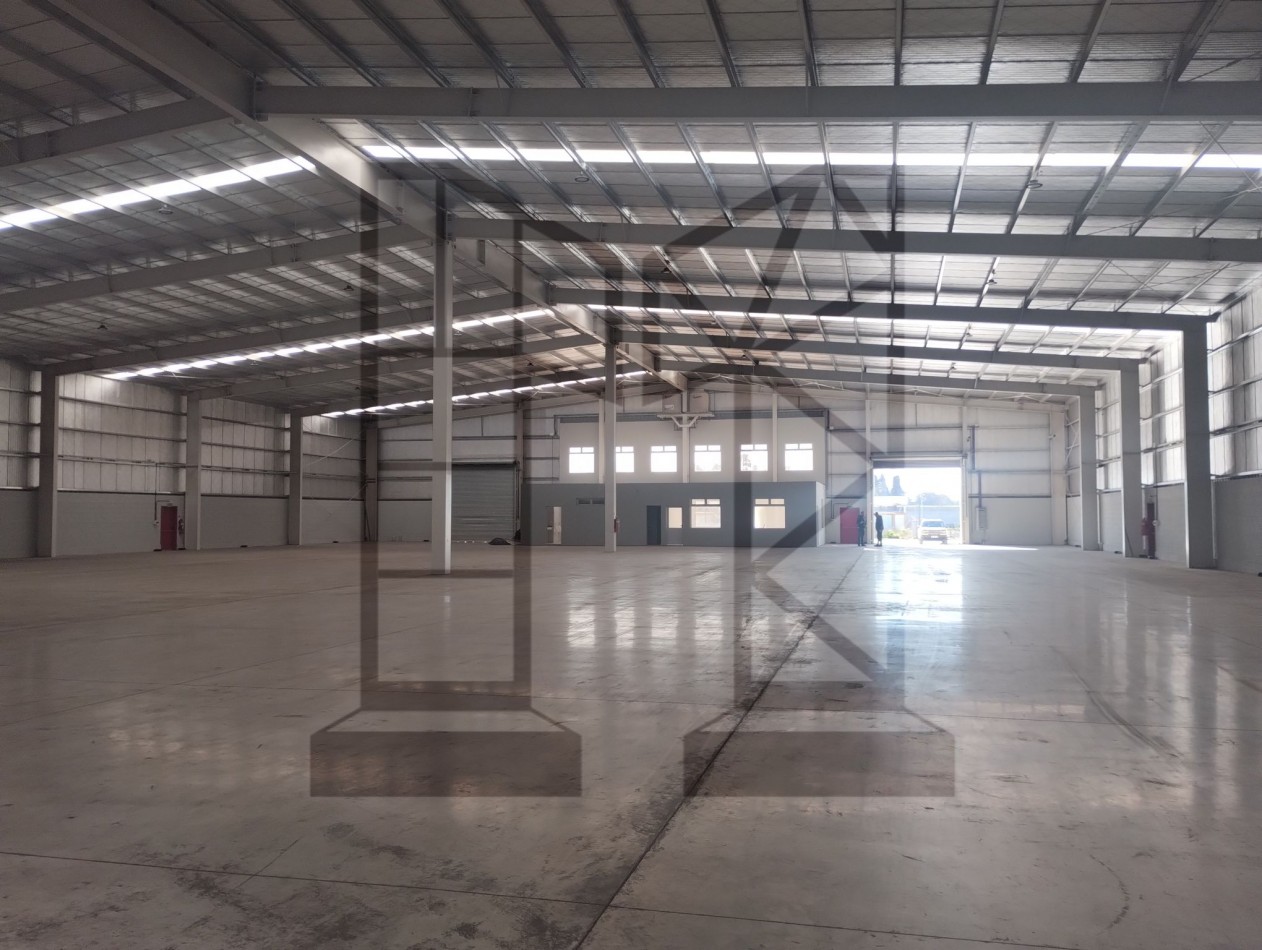 Galpon de 3000 m2 dentro de parque industrial en Moreno - Gran playa de Maniobras - Nuevo!!