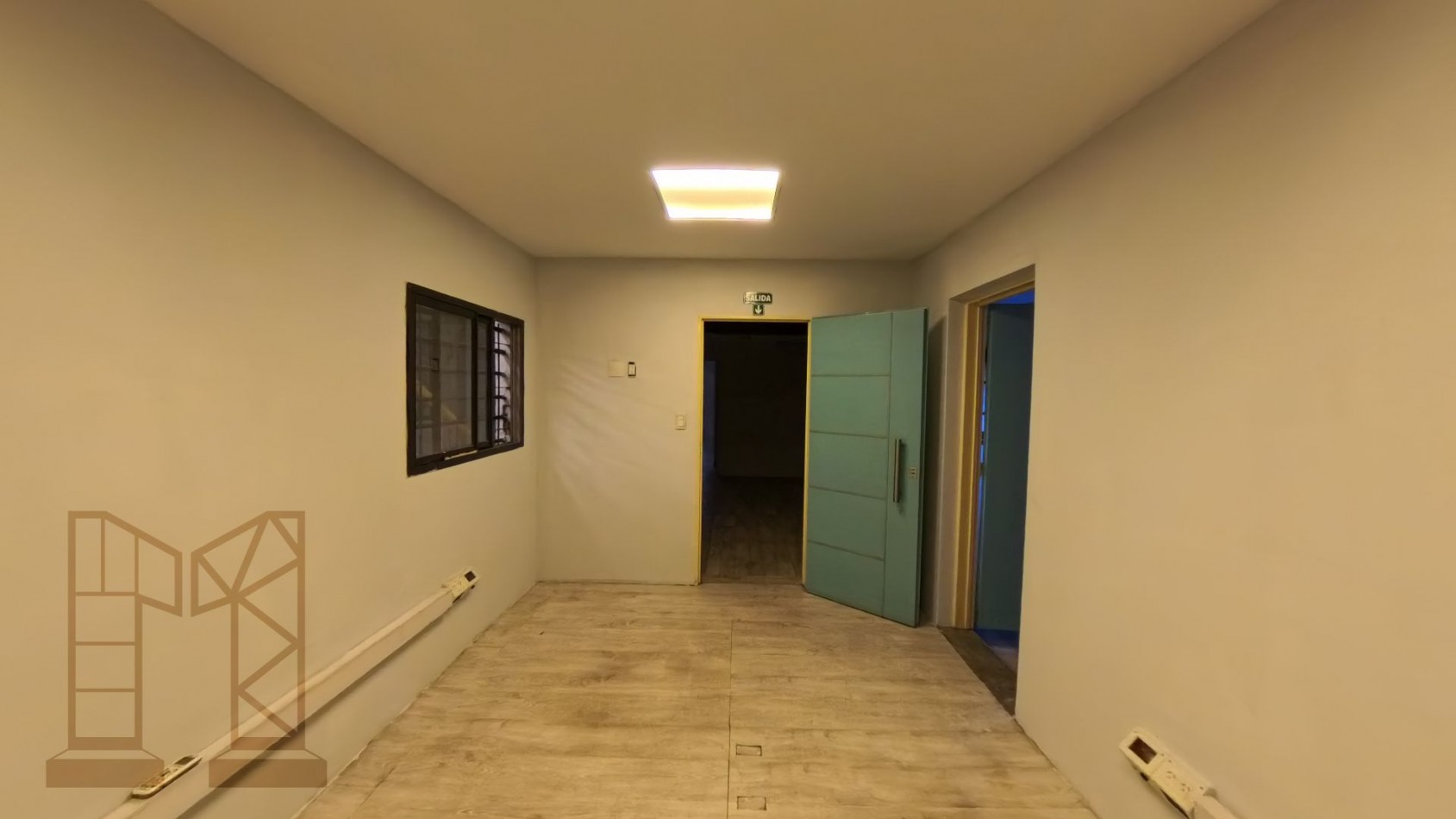 Galpon De 1500 M2 En Hurlingham Con Playa Oficinas En Una Planta.