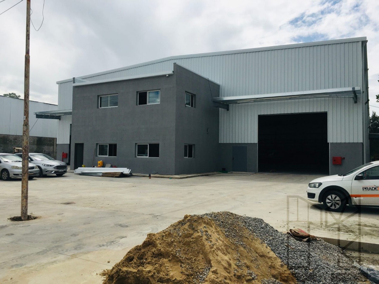 Galpon De 2000 M2 En General Rodriguez Dentro De Parque Industrial Cerrado Con Seguridad - Aptp Cat Ii
