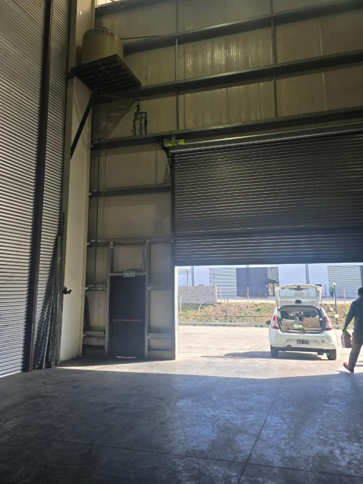 Galpon de 680 M2 dentro de Predio Industrial con seguridad - Tortuguitas