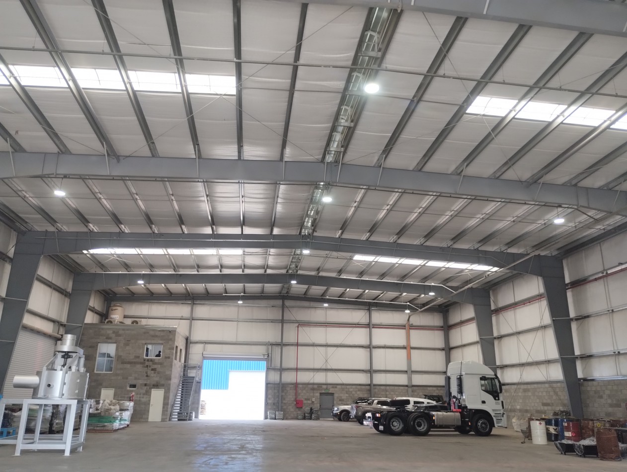 Galpon de 1300 m2 a en Ebapi - Parque Industrial - a estrenar