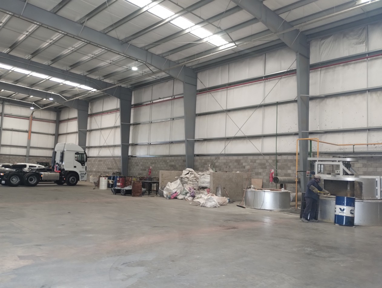 Galpon de 1300 m2 a en Ebapi - Parque Industrial - a estrenar