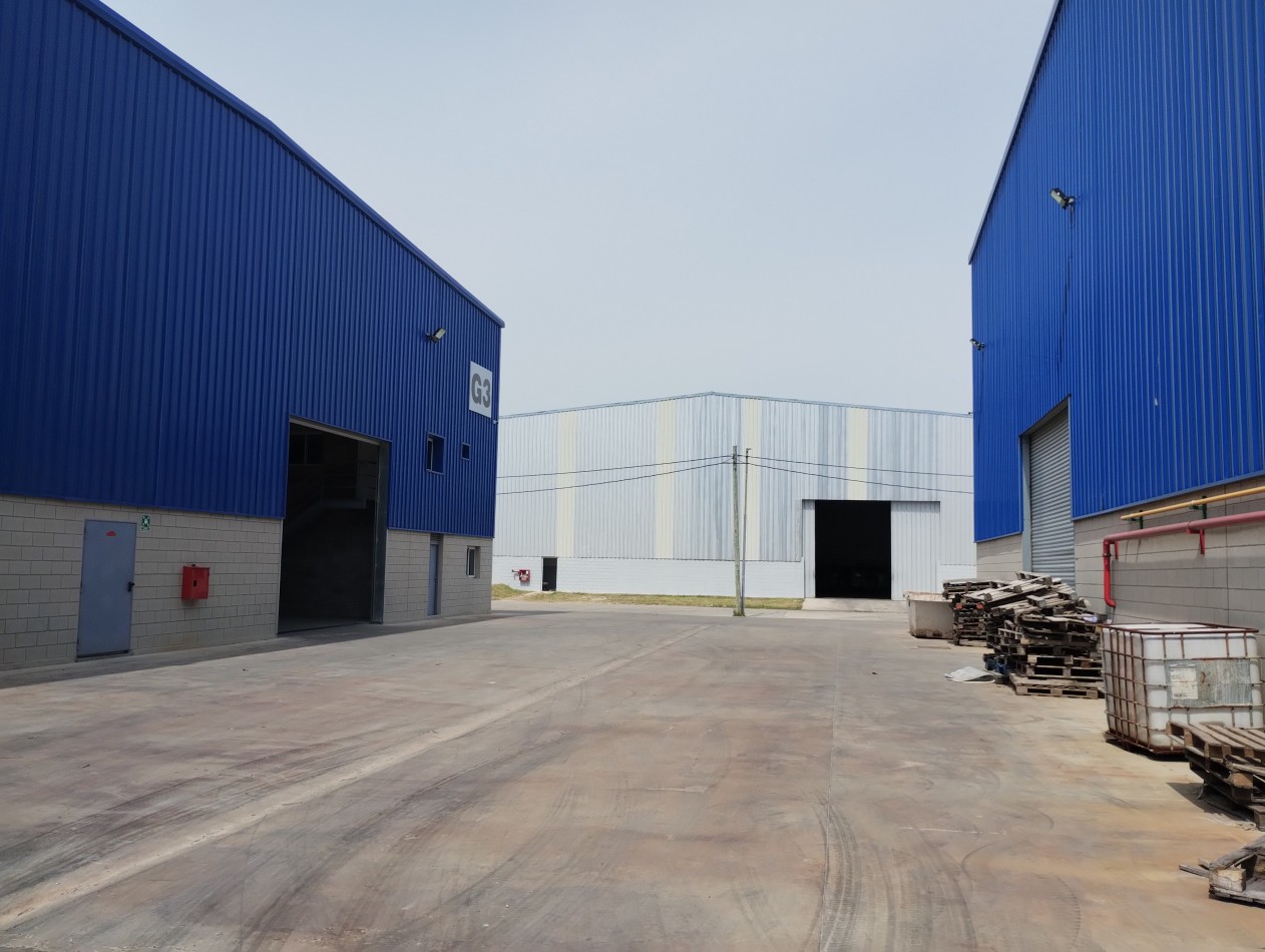 Galpon de 1300 m2 a en Ebapi - Parque Industrial - a estrenar