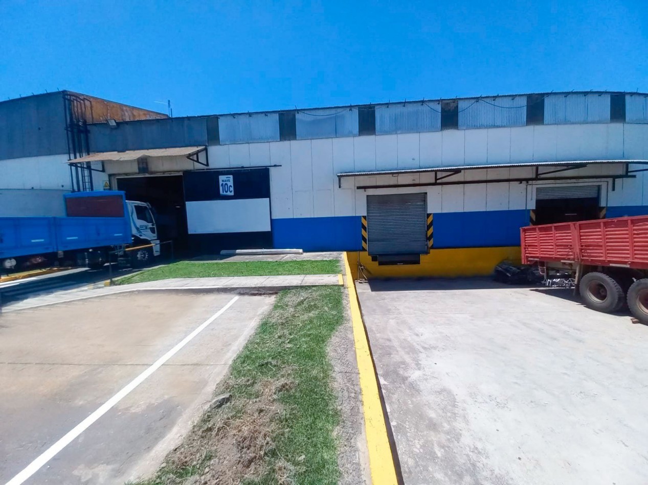 Galpon de 4315 m2 en Hurlingham dentro de predio Industrial con seguridad