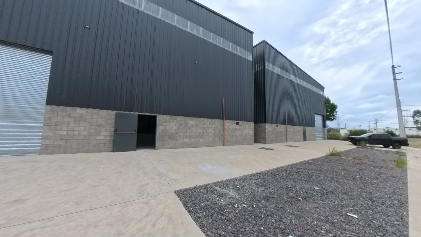Galpon de 1860 m2 dentro de parque Industrial en Moreno