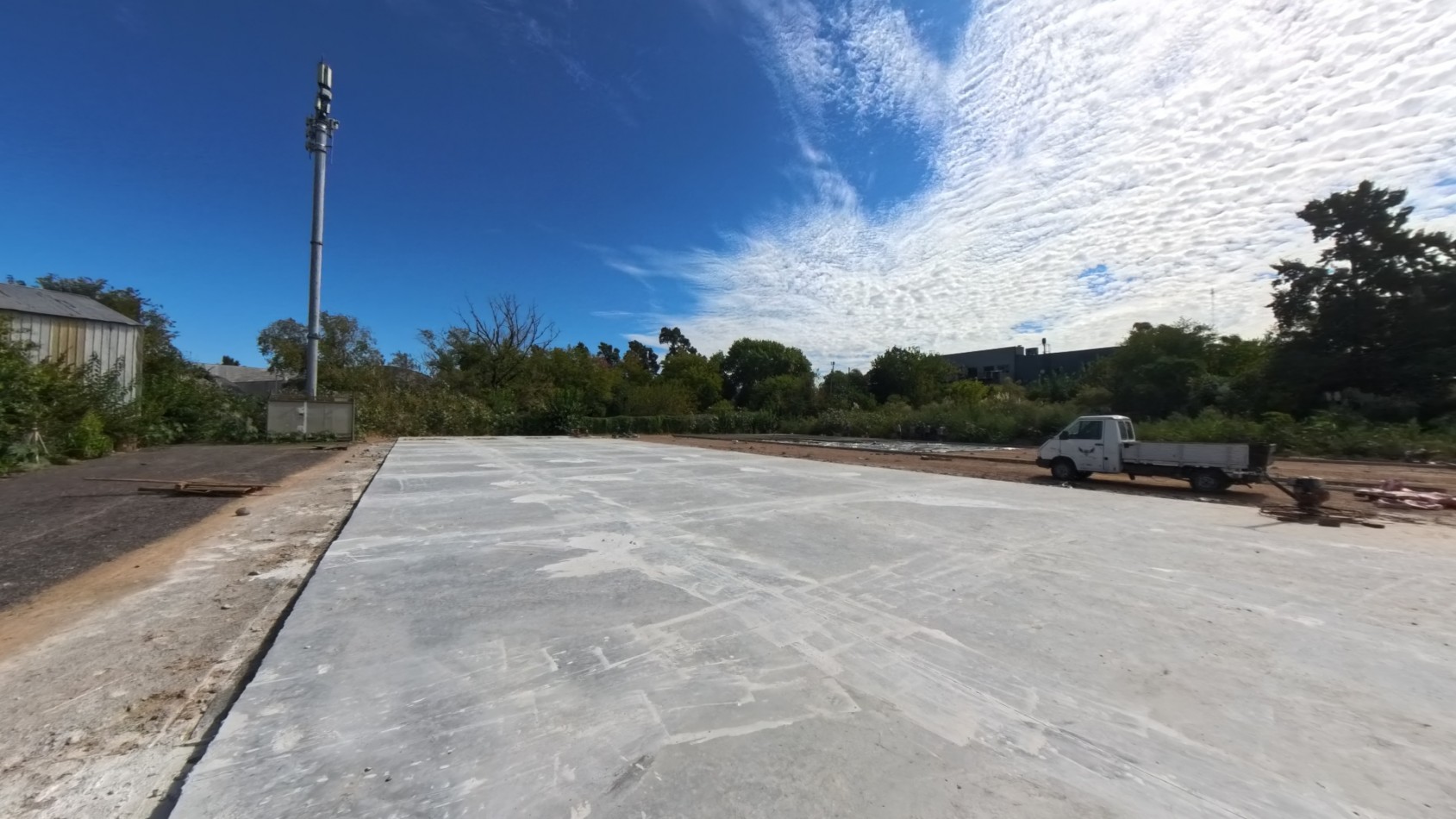 Galpon de 2000 sobre Terreno De 3200 M2 En Area De Promocion El Triangulo - Malvinas