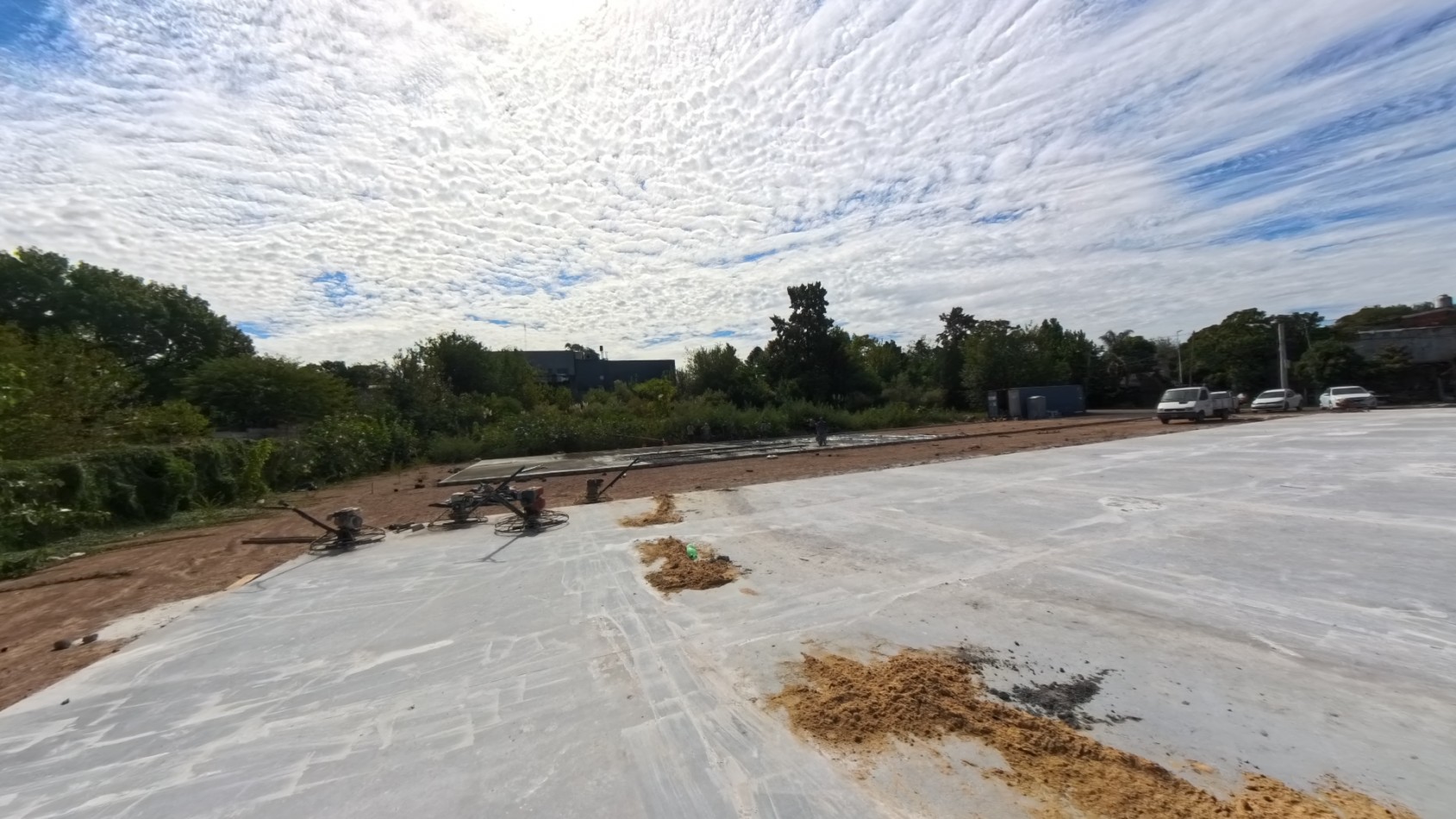 Galpon de 2000 sobre Terreno De 3200 M2 En Area De Promocion El Triangulo - Malvinas