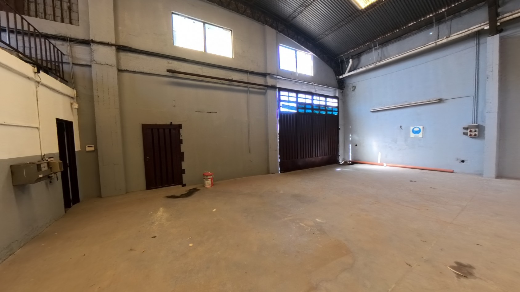 Galpon de 2100 m2 en Pablo Nogues - Malvinas Argentinas - con dos puentes grua