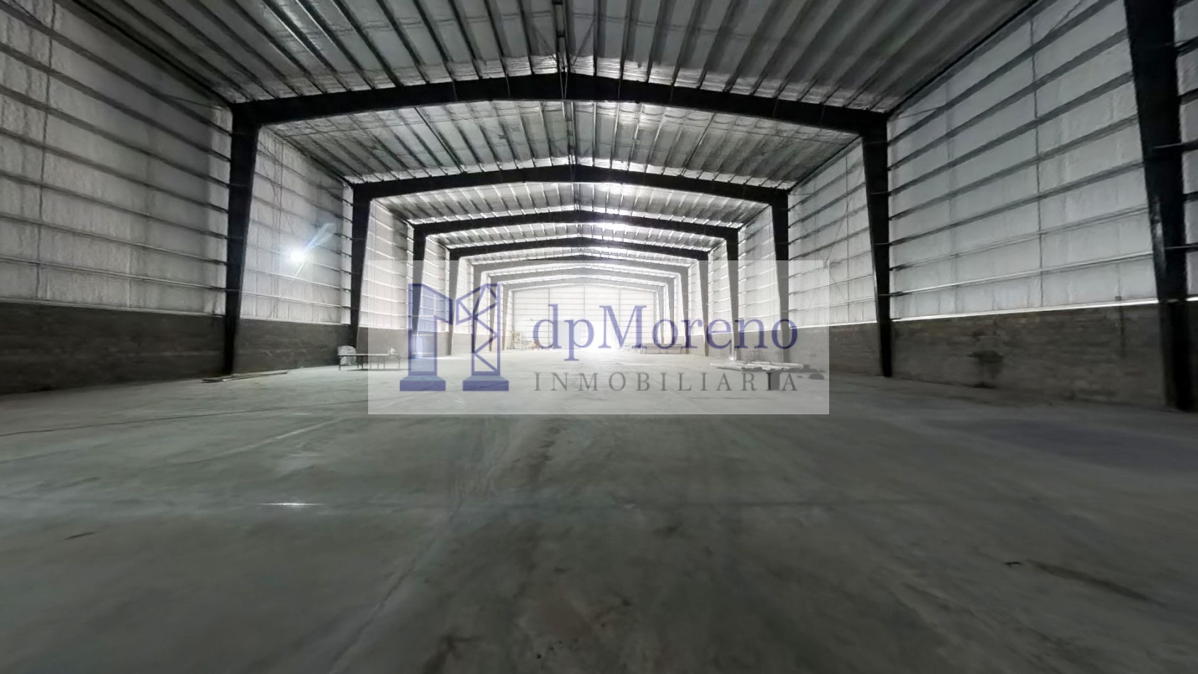 Galpon de 3300 m2 dentro de Parque Industrial cerrado en Ruta 25