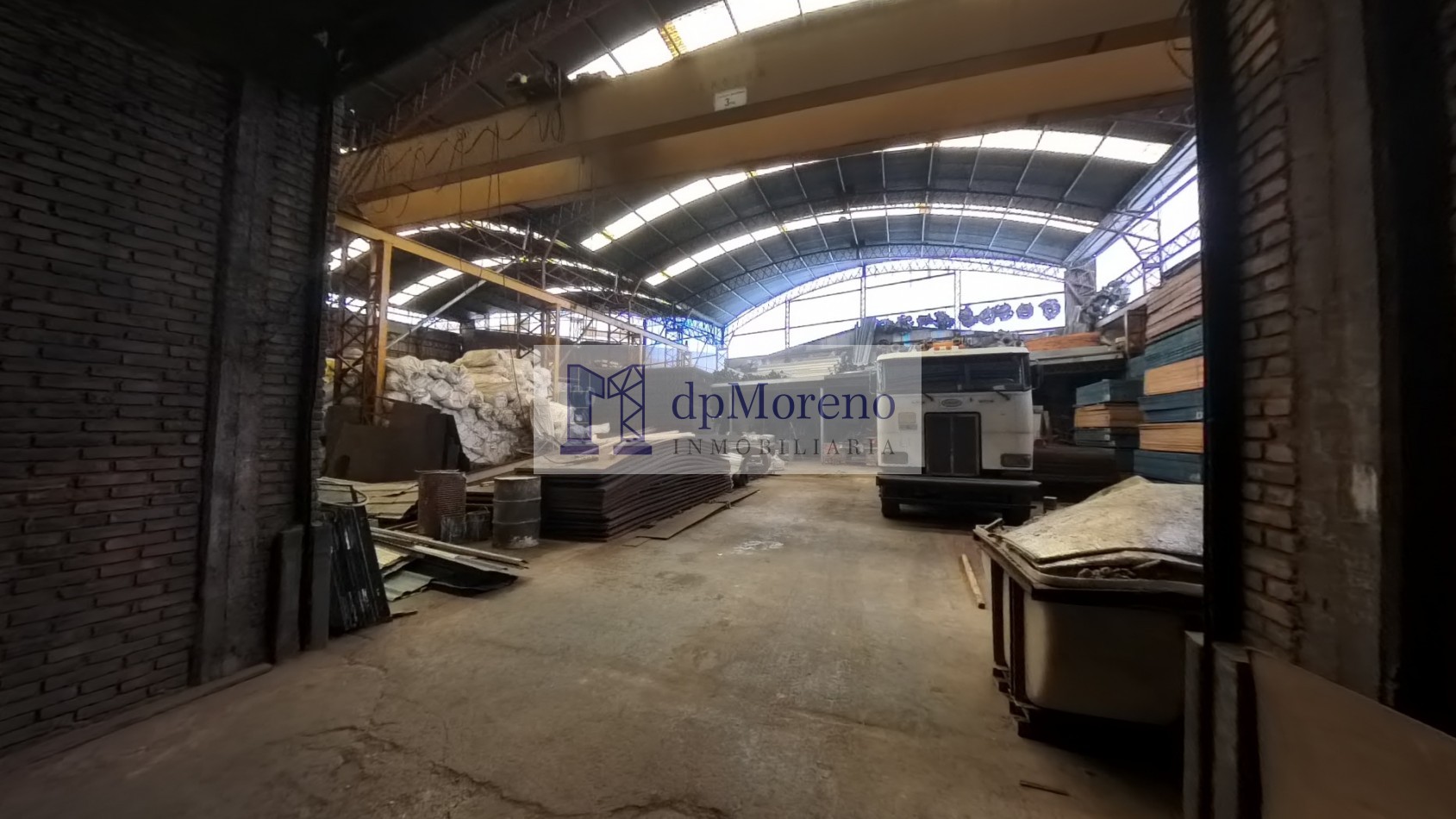 Galpon de 2000 m2 sobre Ruta 202 y Panamericana 