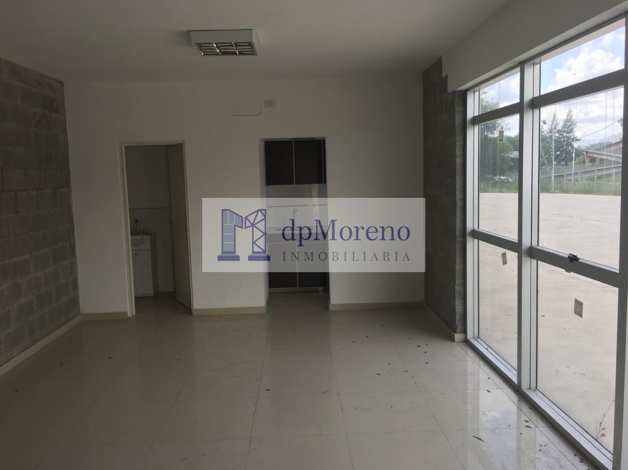 Galpon de 1000 m2 en Paso del Rey dentro de predio sobre Colectora Acc. Oeste