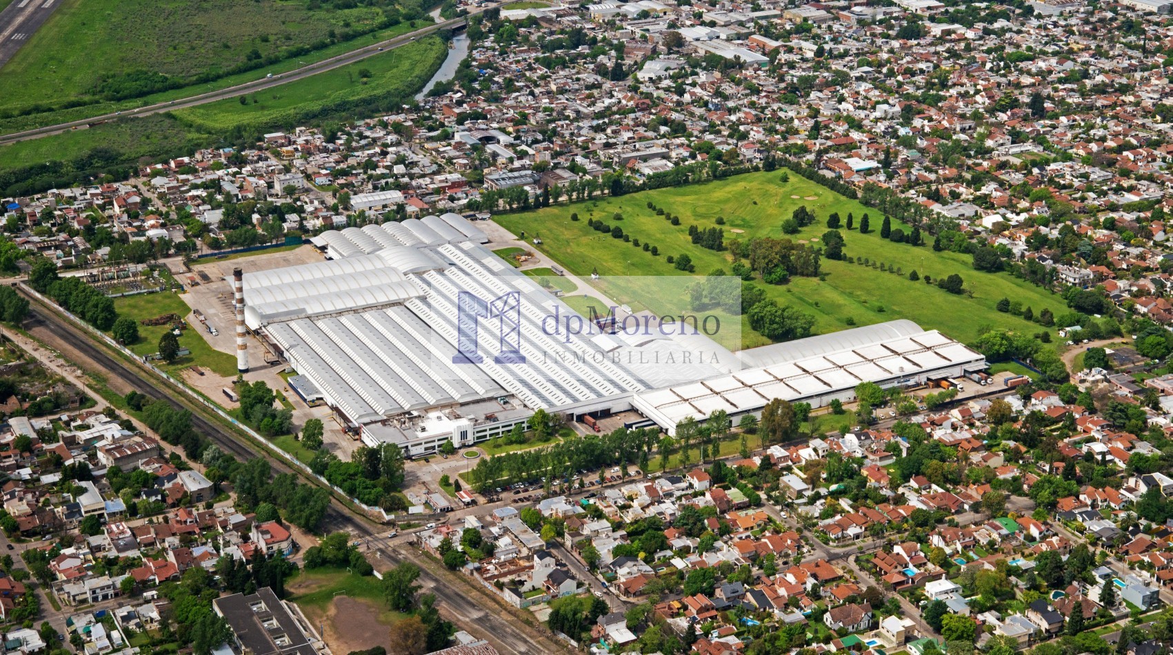 Galpon de 1760 m2 en Hurlingham dentro de predio Industrial con seguridad