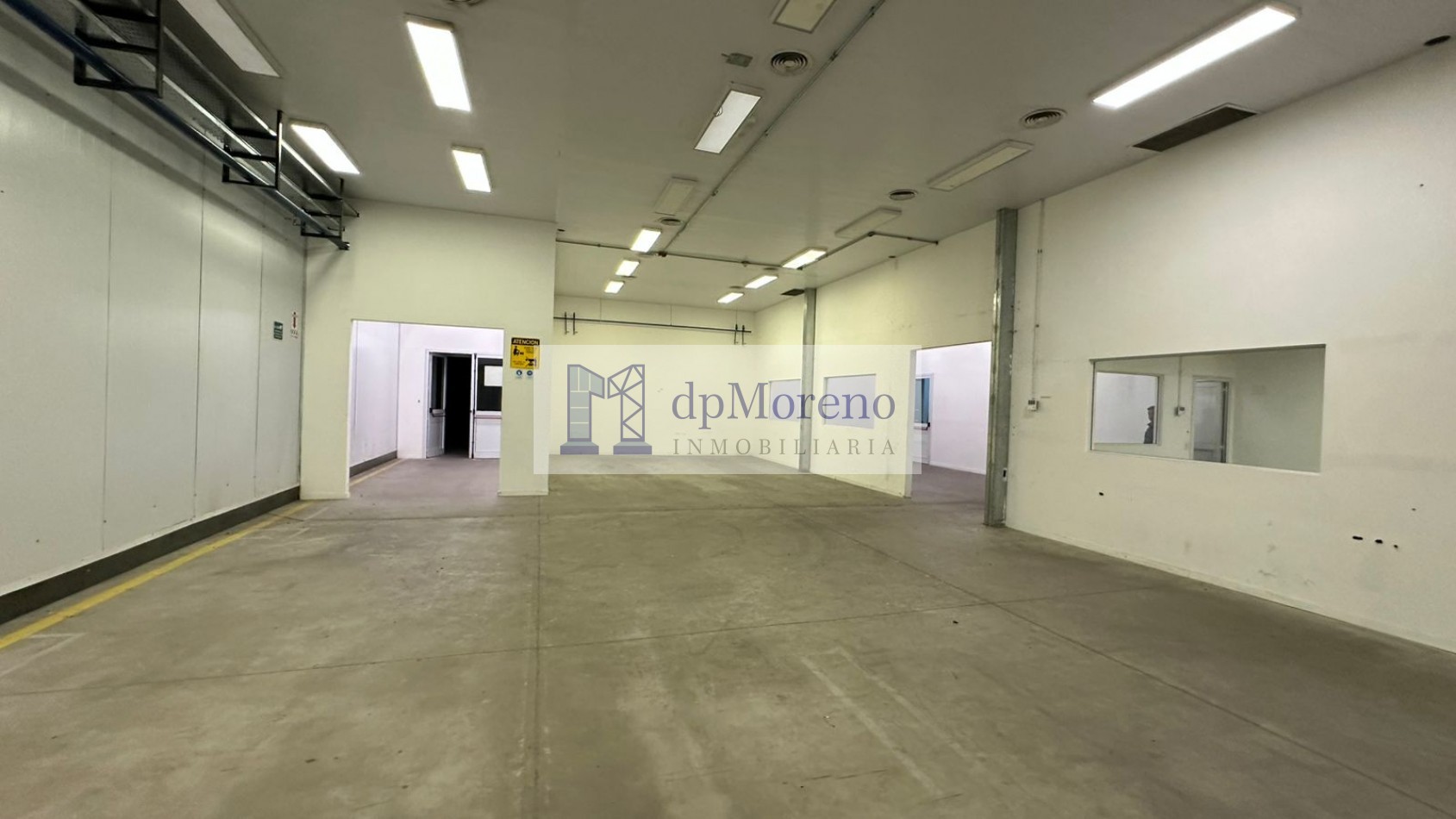 Galpon de 6600 m2 dentro del Polo Industrial Ezeiza con temperatura controlada. 