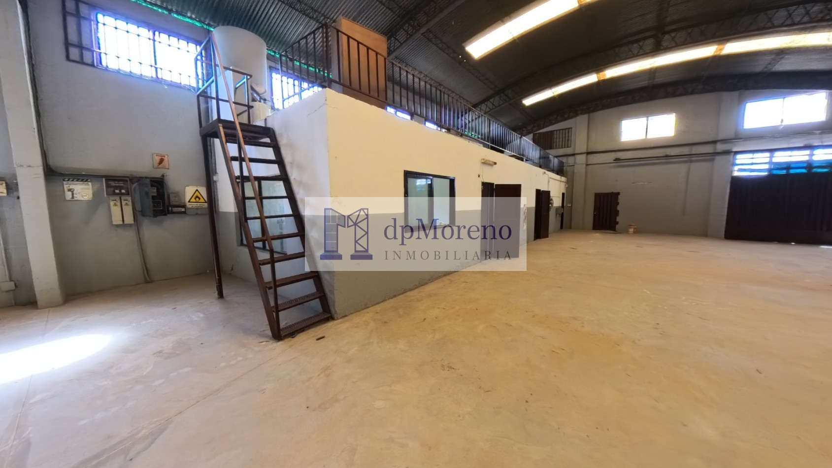 Galpon de 600 m2 en zona industrial a 5 min. de Panamericana y a mts de 197