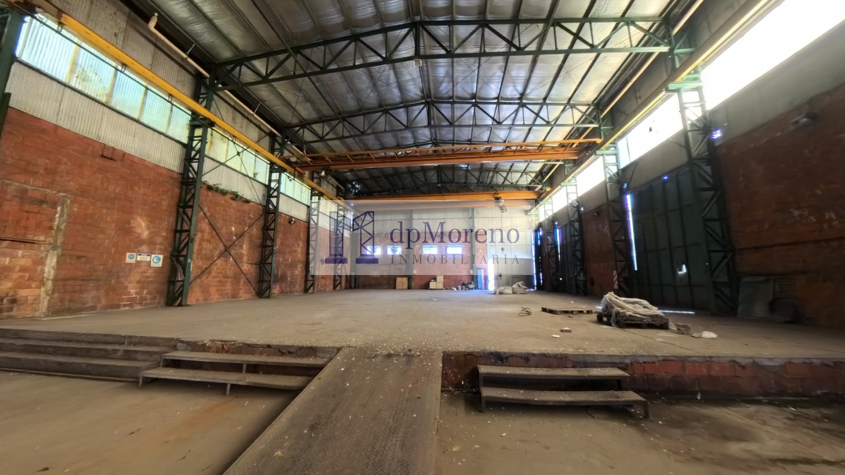 Galpon de 2100 m2 en Pablo Nogues - Malvinas Argentinas - con dos puentes grua