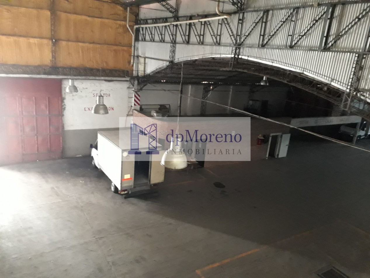 Galpon de 1600 m2 en Munro zona industrial con 500 m2 de playa