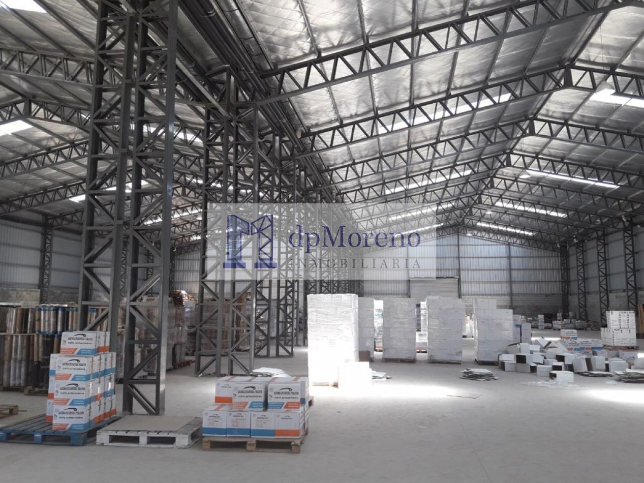 Galpon de 600 m2 en Ruta 24 a tres cuadras de Acceso Oeste