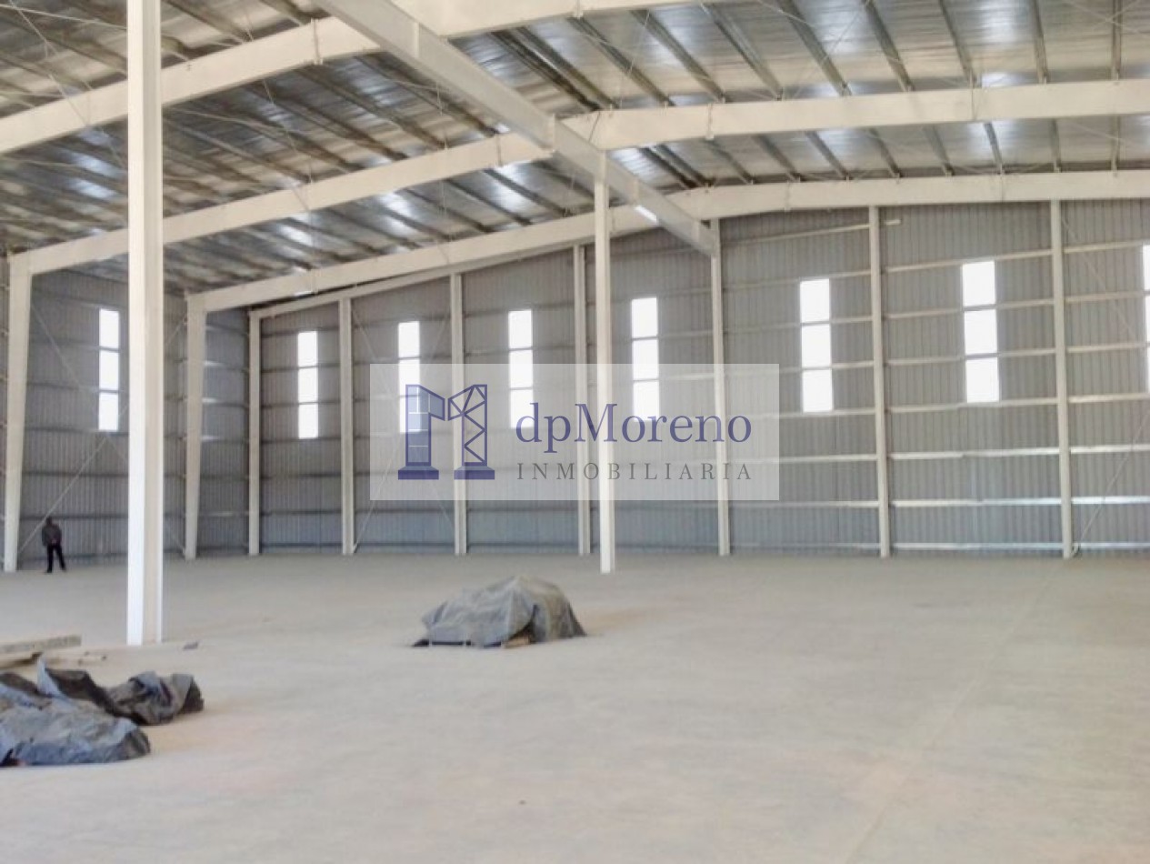 Galpon de 1000 m2 en Paso del Rey dentro de predio sobre Colectora Acc. Oeste