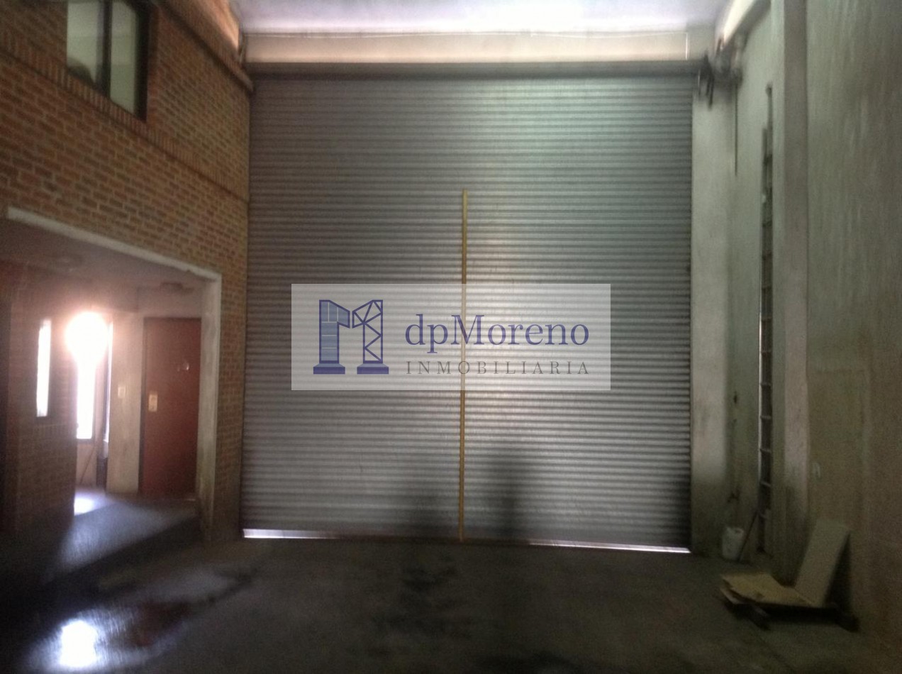 Galpon de 1600 m2 en Munro zona industrial con 500 m2 de playa