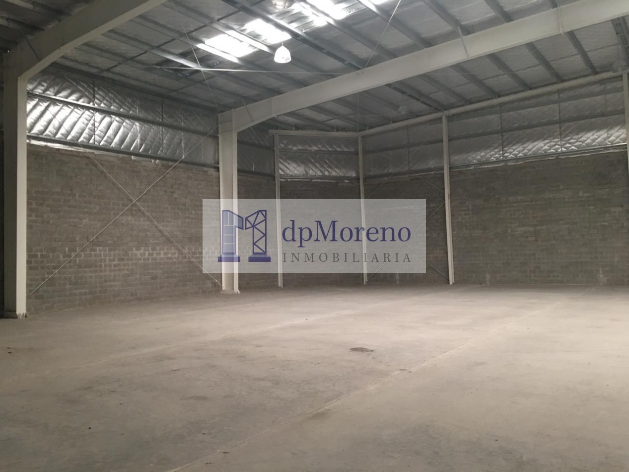 Galpon de 1000 m2 en Paso del Rey dentro de predio sobre Colectora Acc. Oeste