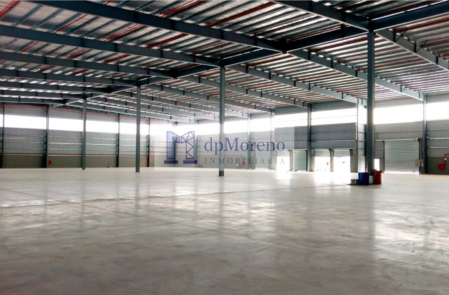 Galpon de 3162 m2 dentro de Centro Logistico en Garin