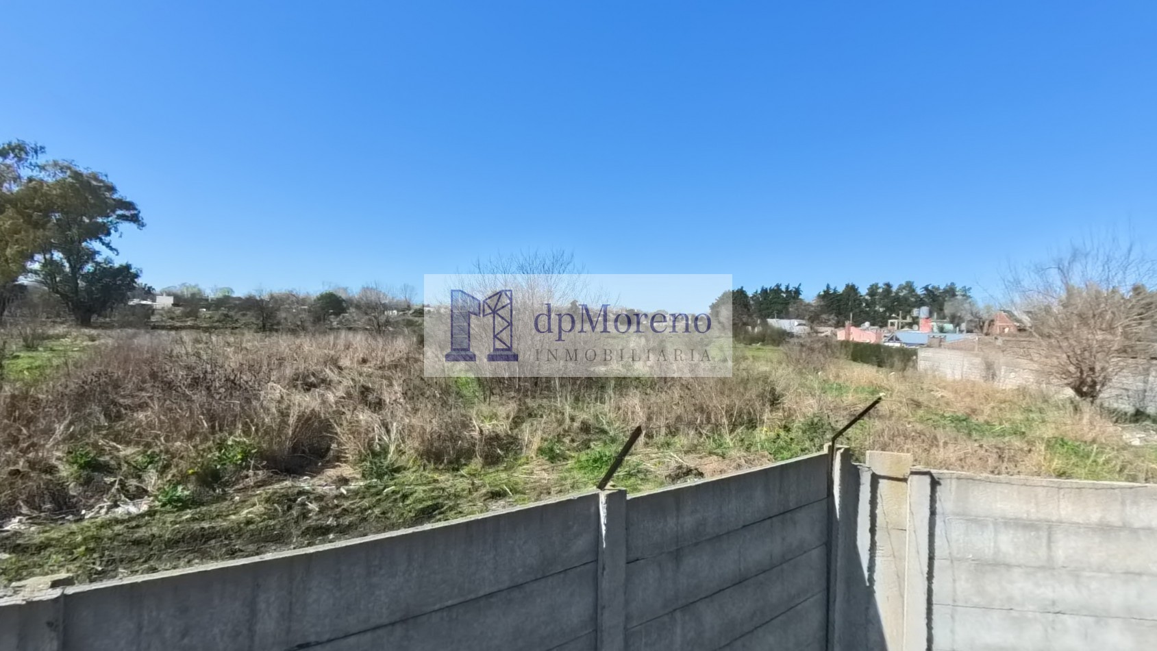 Fraccion de 44.000 m2 de terreno en zona industrial a 4 km de Acc. Oeste a metros de Ruta 25 calle pavimentada. Ideal para desarrollo