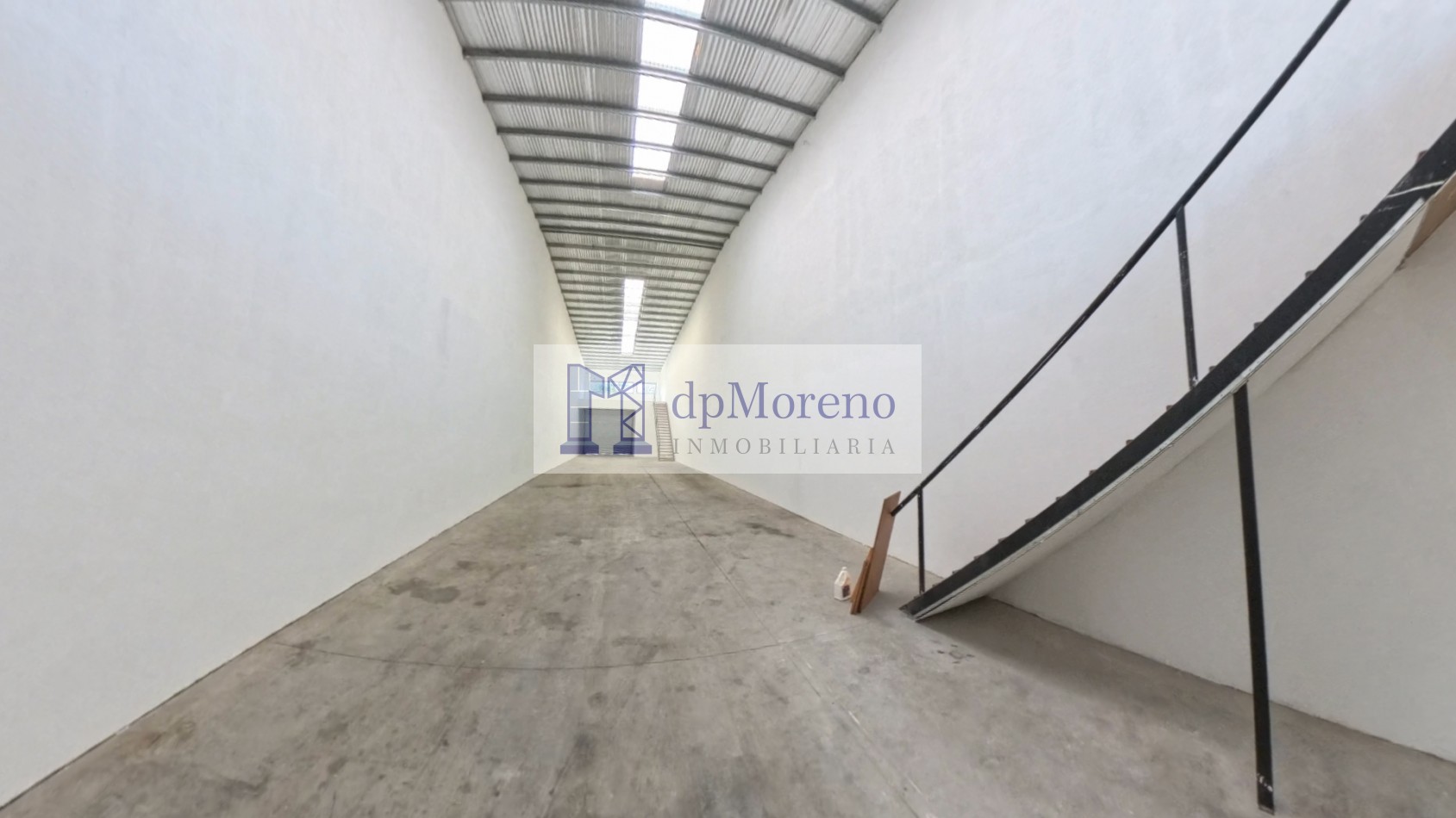 Galpon de 140 m2 dentro de predio en el centro de Parque Industrial de Pilar