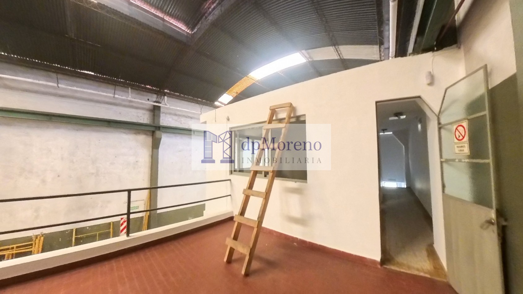 Galpon de 700 m2 sobre Ruta 8 cercano a Av. Marquez - San Martin