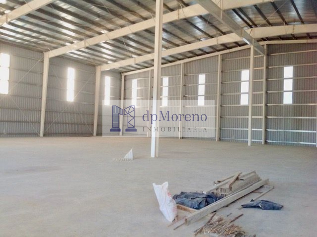 Galpon de 1000 m2 en Paso del Rey dentro de predio sobre Colectora Acc. Oeste