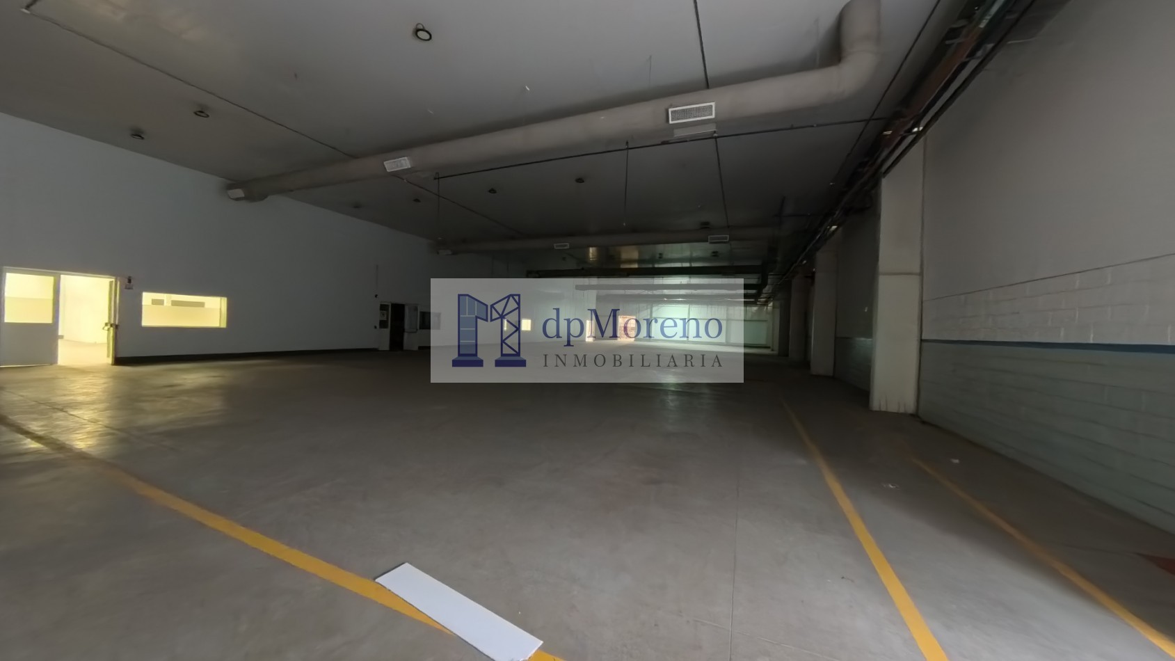Galpon de 6600 m2 dentro del Polo Industrial Ezeiza con temperatura controlada. 